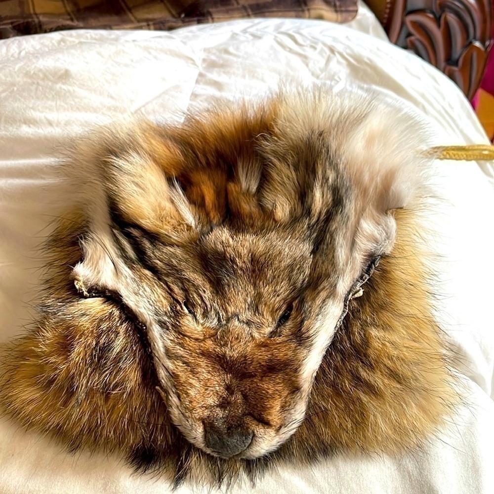Hollywood designer COYOTE REAL FUR CUSTOM  HANDBAG MADE 4 MOVIE crossbody